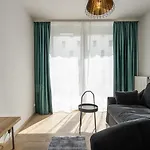 Rentplanet - Apartament Braniborska